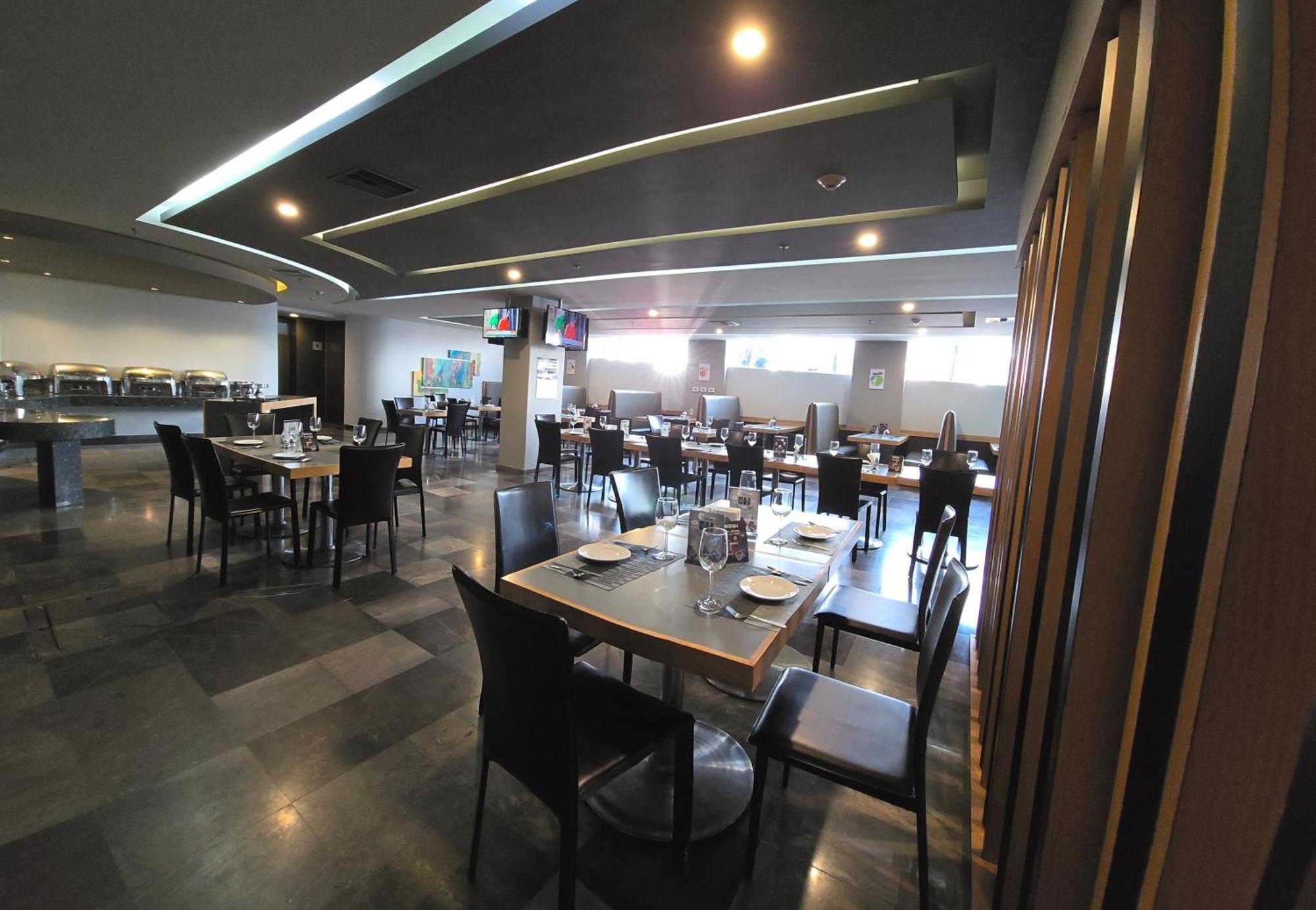Ramada By Wyndham Mexico City Santa Fe 외부 사진