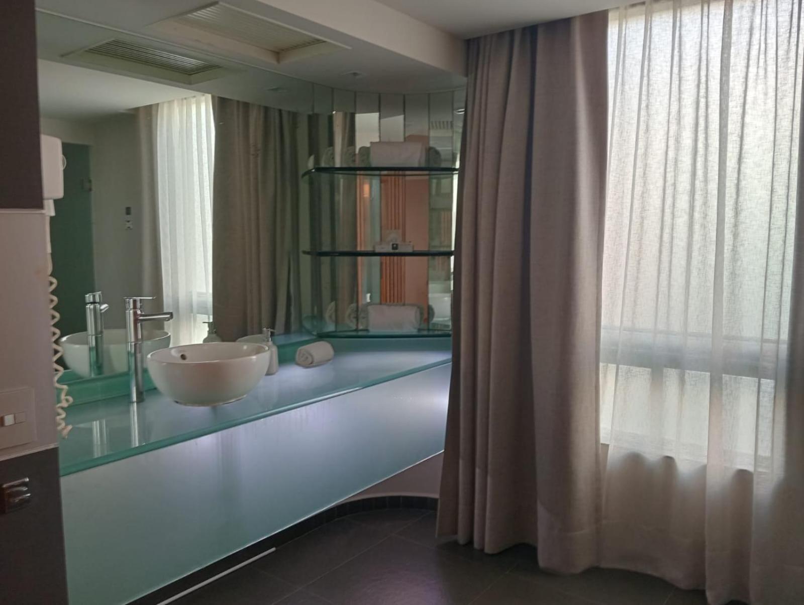 Ramada By Wyndham Mexico City Santa Fe 외부 사진